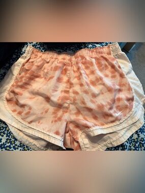 Nike Dri-FIT Tie-Dye Running Shorts | Women’s XL | Peach & White